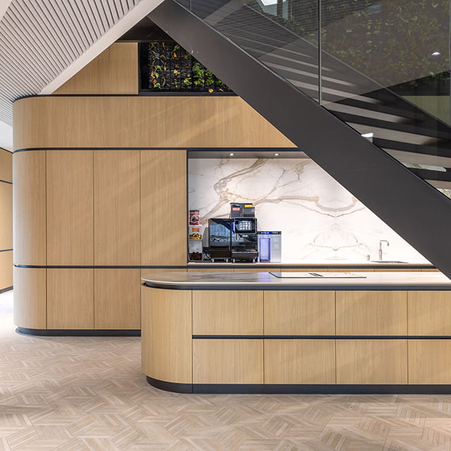 Master Oak in kitchen